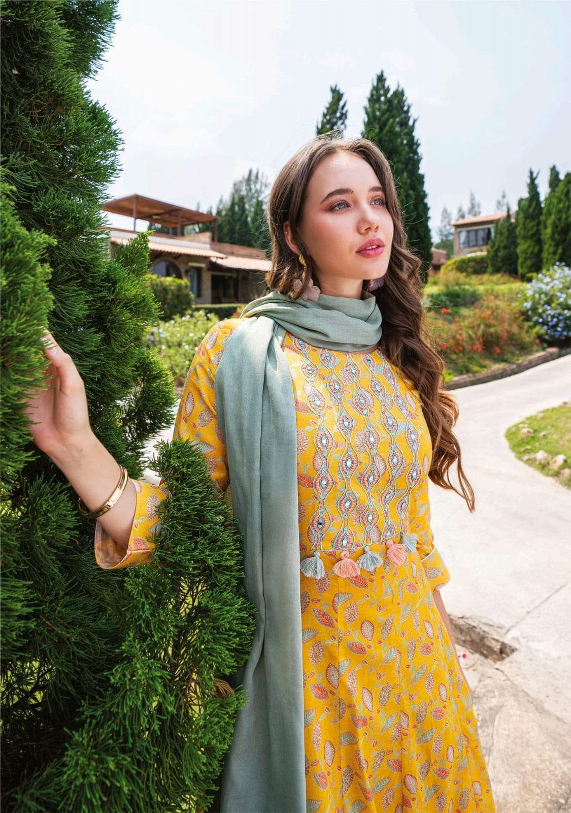 anju-fab-presents-zara-vol-3-fantastic-print-kurti-with-pant-and-dupatta-catalog-wholesaler-and-exporter-in-surat-5-2023-05-11_17_31_05