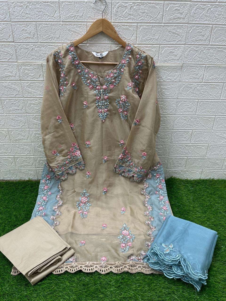 laxuria-1302-readymade-pakistani-handwork-kurti-pant-dupatta-9-2024-03-23_14_26_05
